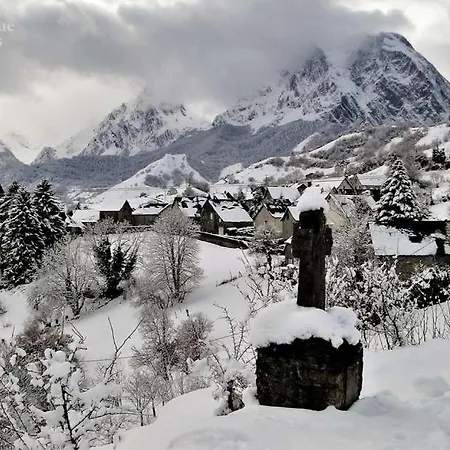 Hébergement de vacances Grand à La Montagne 64, Vallée D'aspe ,location Semaine Ac Du Samedi *